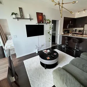 centrally-located-spacious-2-bdrm-condo-next-to.hotelstorontoontario.org/